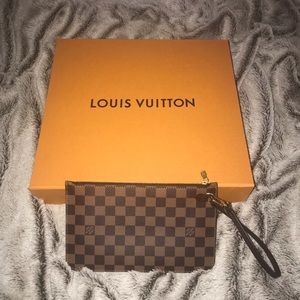 Authentic LV Neverfull Pochette Wristlet